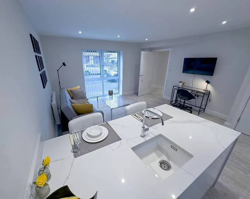 Gorgeous Apartment, 5 Mins From Canada Water, Not Lewisham As Listed! London Apartment