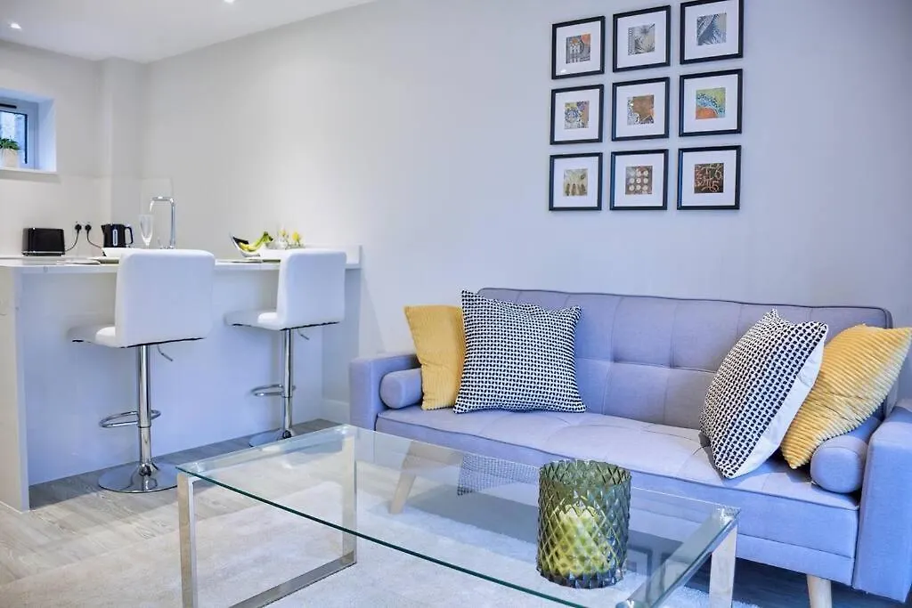 Gorgeous Apartment, 5 Mins From Canada Water, Not Lewisham As Listed! London 0*,