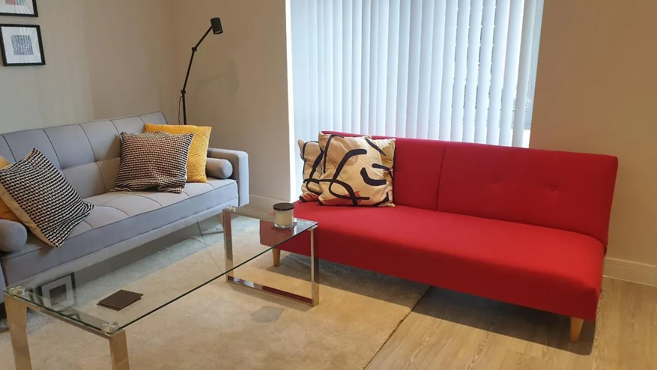 Apartment Gorgeous Apartment, 5 Mins From Canada Water, Not Lewisham As Listed! London